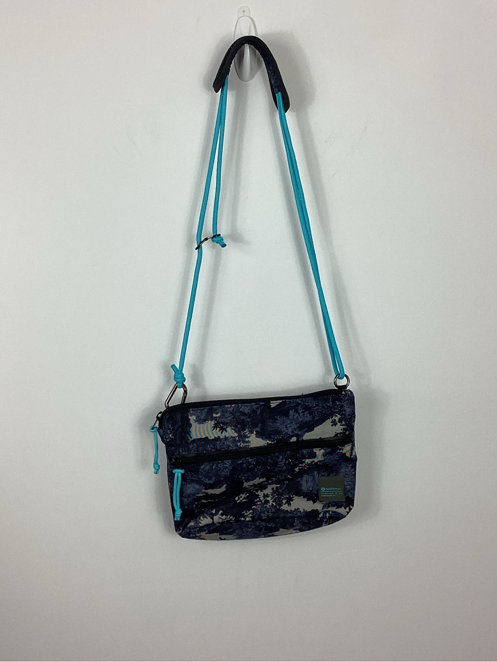 Lululemon Patch Logo Crossbody
